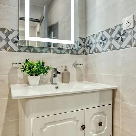 Apartment 110m2- 3ch-clim-tres Spacieux Paris